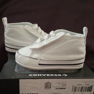 Newborn Converse